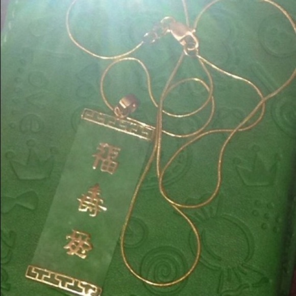 14k gold jade necklace. - Picture 3 of 9